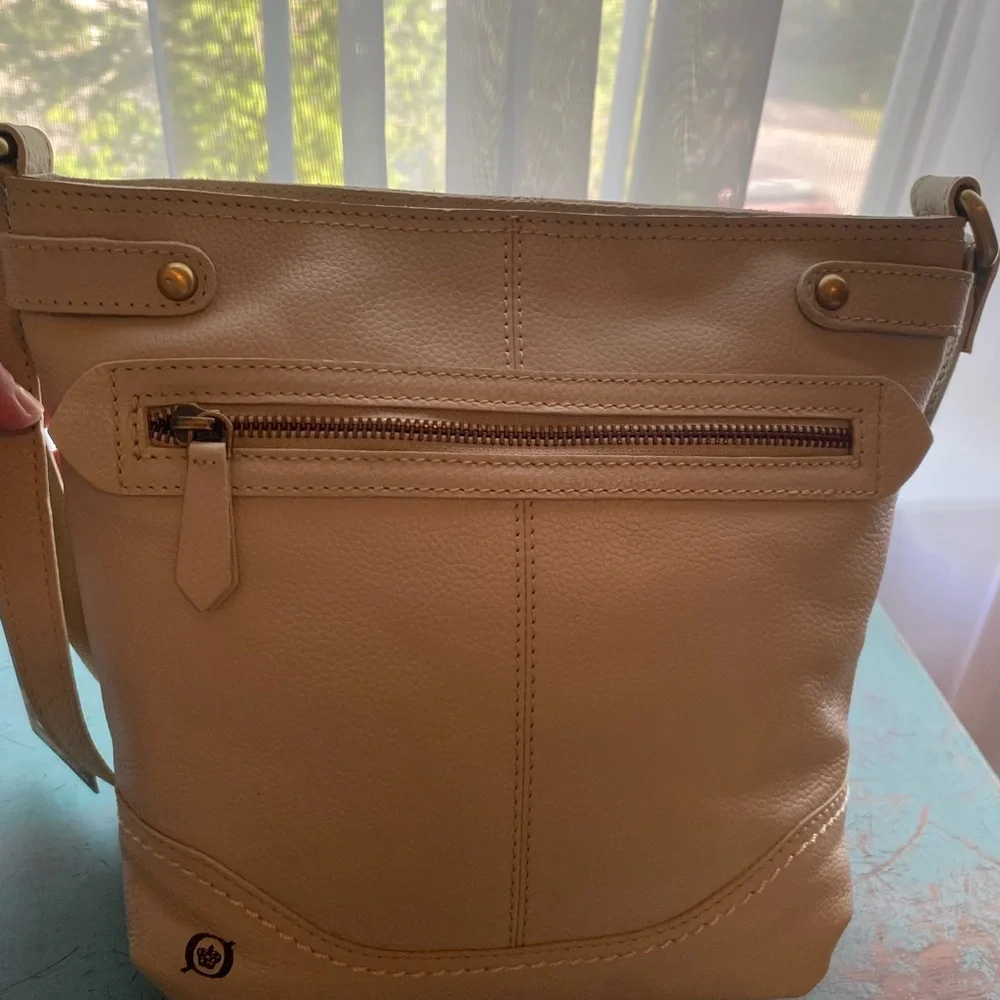 Born Crossbody Leather Bag Dove NWT - Picture 4 of 15